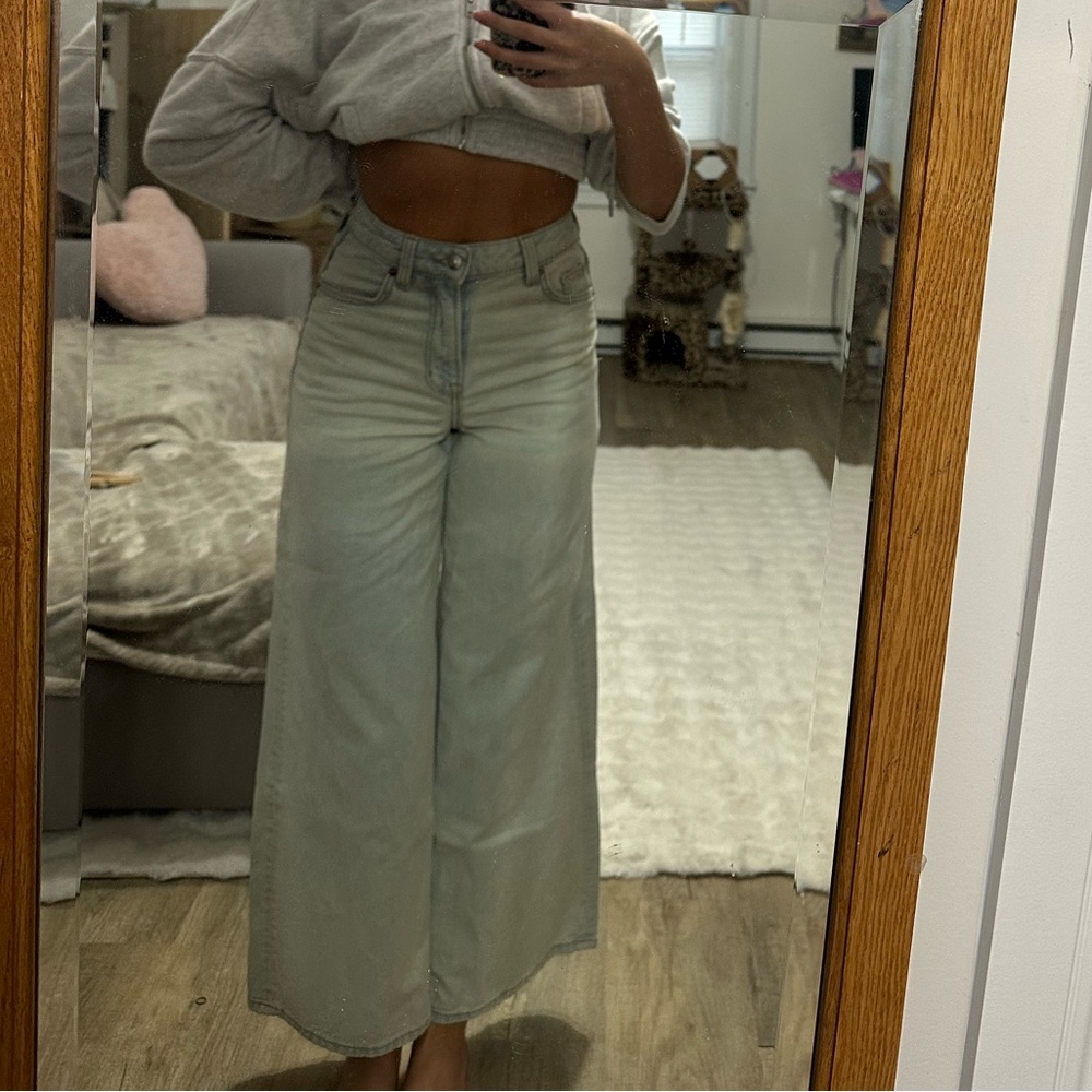 High-Waist Wide-Leg Women’s Jeans in Light Wash
